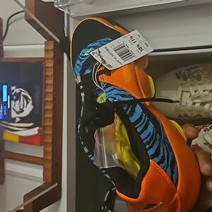 NWT adidas Agent Gil Restrepo sneakers, Size 10.5M Orange and blue